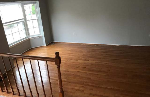 502 SUFFIELD DRIVE Gallery 3