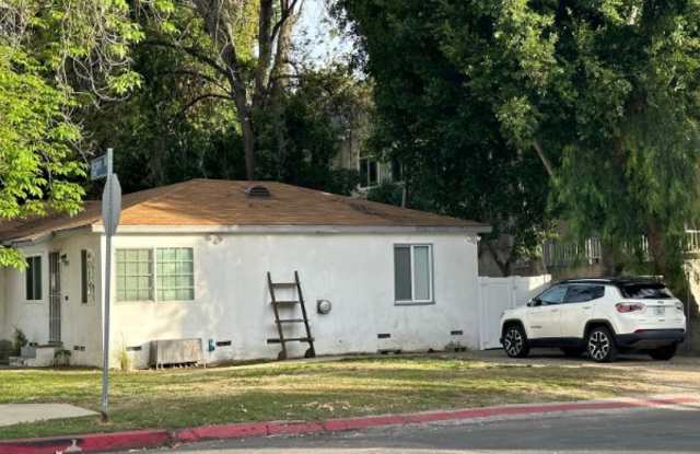 13924 Victory Boulevard photos photos