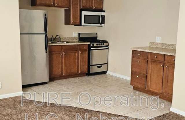 540 S 30 St - 540 South 30th Street, Omaha, NE 68105