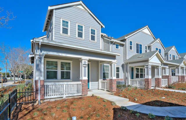 3 Bedroom 2.5 Bath 2 Car Garage Condo At Coopers Place in Livermore! photos photos