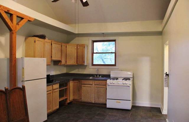300 Budd Rd photos photos