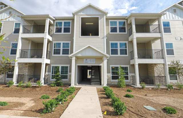 3 Bedroom, 2 Bathroom Condo Gallery 1