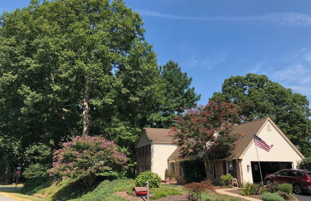 12110 METCALF CIRCLE - 12110 Metcalf Circle, Fairfax County, VA 22030