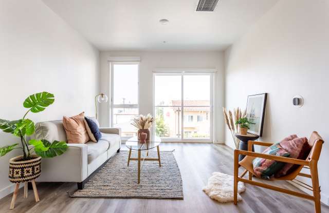 970 Fedora St photos photos
