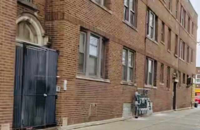 2537 W 63rd Street unit: 2 photos photos