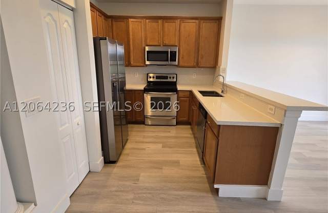 331 River Bluff Ln Gallery 2