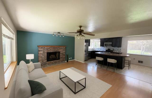 Beautiful 4-Bedroom Home in Arvada – Spacious Yard  Prime Location + 1 Month Free! photos photos