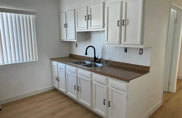 1326 W 90th Pl Apt 7 Gallery 1