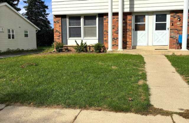 3 Bedroom/ 1.5 Bathroom Townhome for Rent - Waukesha, WI Gallery 1
