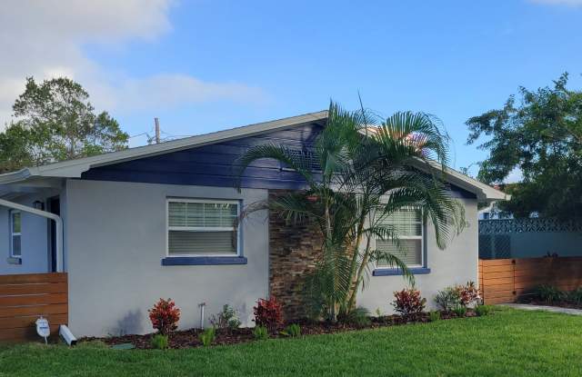 715 Palm Dr photos photos