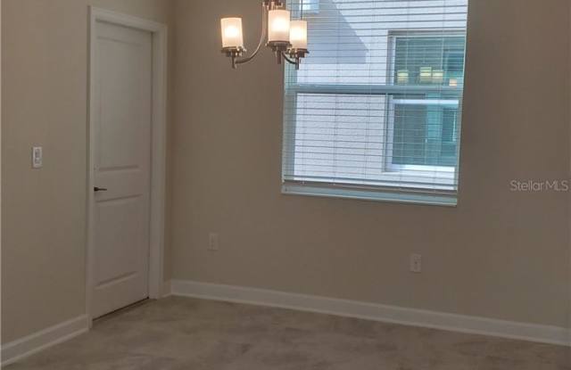 11962 HOMETOWN PLACE Gallery 4