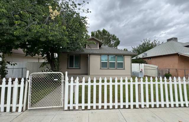Adorable Oleander Home! photos photos