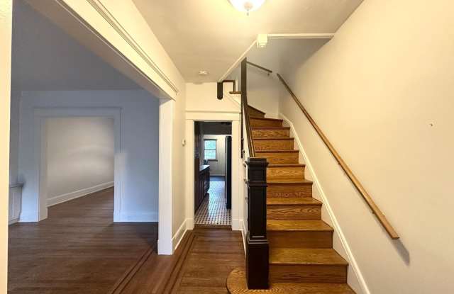 2910 CRESMONT Avenue Gallery 4