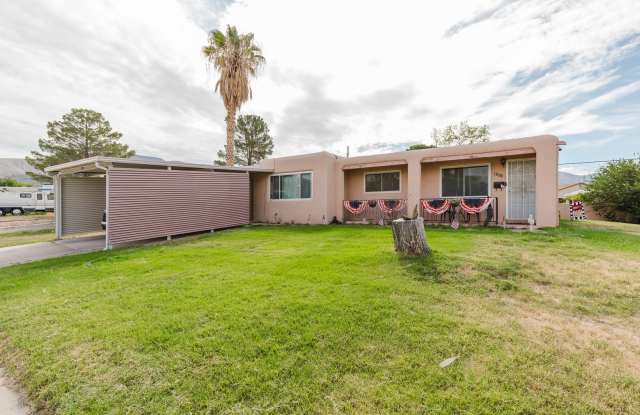 3 Bedroom, 2 bath on Large Corner Lot - 1900 Hubbard Drive, Alamogordo, NM 88310