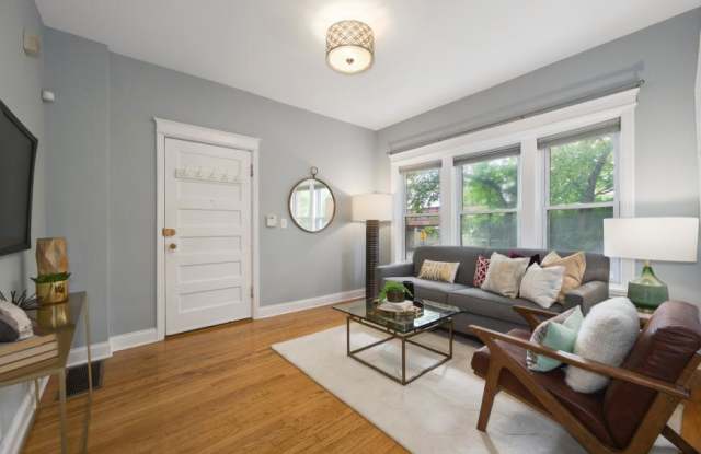 3805 North Ravenswood photos photos