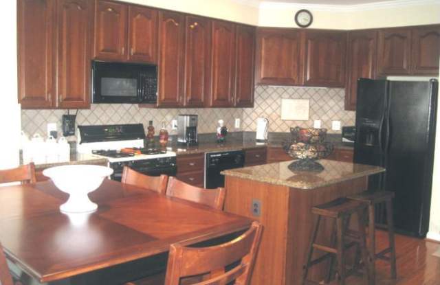 25557 GWYNNETH SQUARE Gallery 3