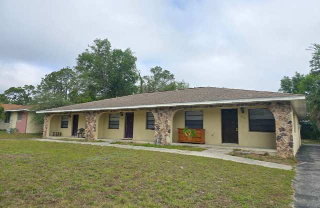 Amazing 2/1 Near Downtown Inverness!!! photos photos