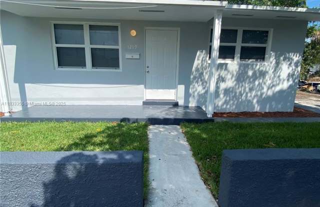 1219 North 20th Avenue photos photos