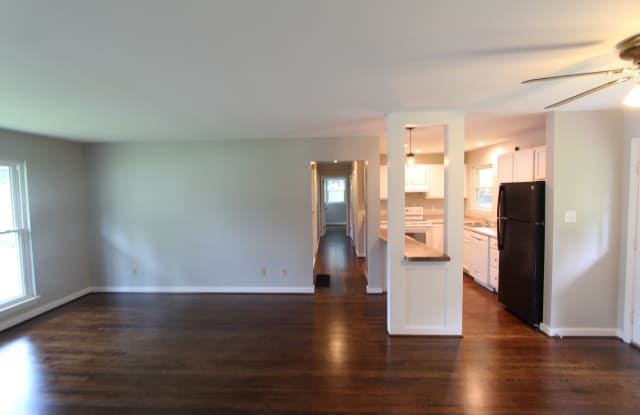 Adorable 3BR 2BA Home in Cahaba Heights - Vestavia Schools!! Gallery 4