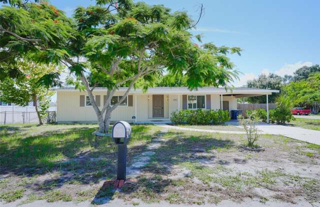 6515 3RD STREET Court W Gallery 3