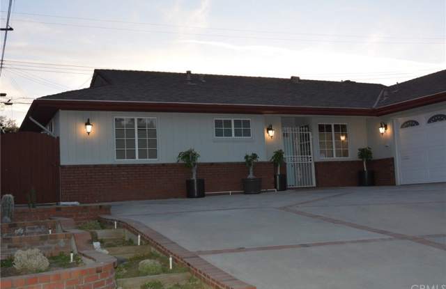 1435 Cranmer Drive Gallery 2