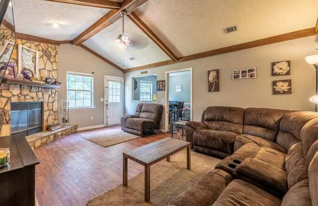 950 Wedgewood Way Gallery 2