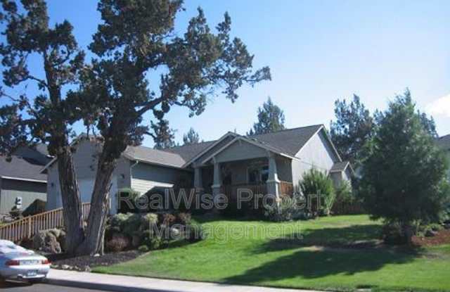 2103 SW 37th St photos photos