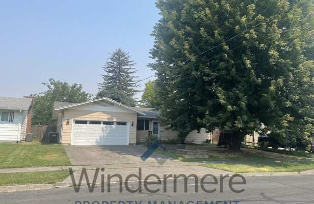 151 E. Maple *Fully Finished Basement* Gallery 1