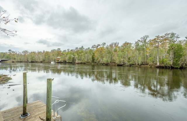 Wakulla River Retreat Vacation Rental - 10 Manatee Way, Wakulla County, FL 32327