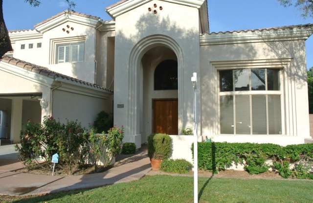 7052 N 1ST Avenue Gallery 2