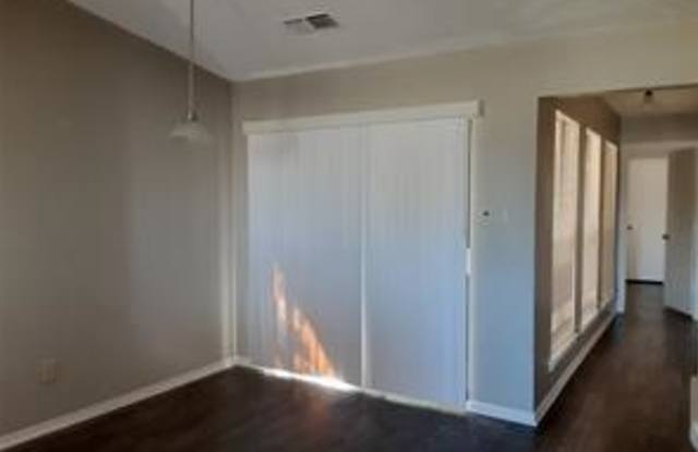 3313 S Meadow Drive Gallery 4