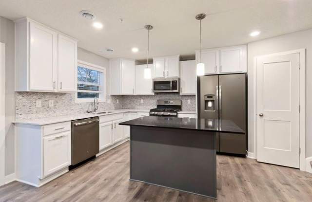 Luxury 3-Bed, 3-Bath Townhome in Prior Lake for $2,850/month! Gallery 3
