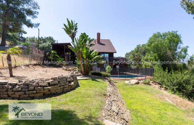LUXURY IN LAKESIDE , STUNNING 4 BED 3 BATH HOME W/BONUSROOM, POOL  SOLAR , MOUNTAIN VIEWS, PET FRIENDLY !!! photos photos