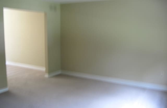 9222 WOOD CREEK Gallery 4
