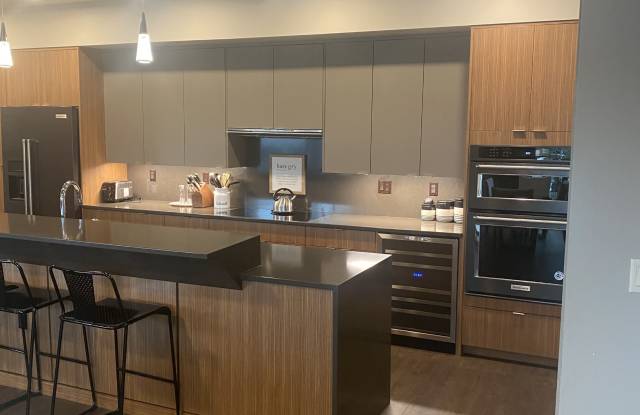 727 East Front Avenue - 202 photos photos