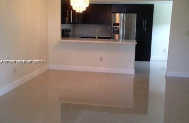 451 Ne 210th Cir Terrace Gallery 1