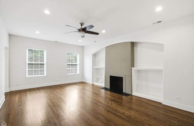 6914 N Sheridan Road Gallery 2