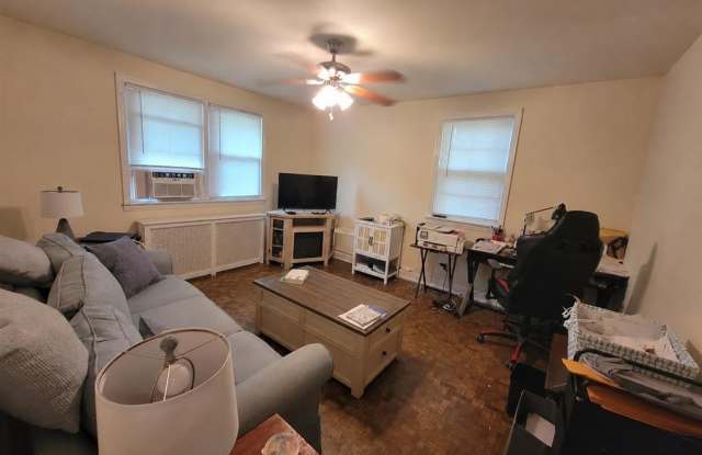 33 N Maple Avenue Gallery 4