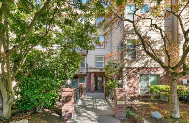 Charming Two-Bedroom Located on Queen Anne!!!! Gallery 1