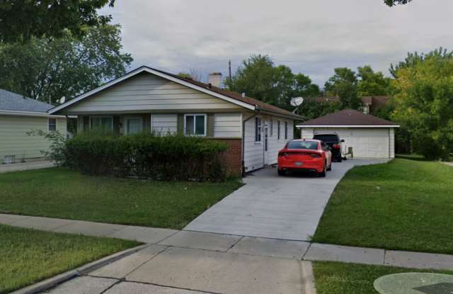 Large 4 Bedroom Single House with finished basement and double garage - 7710 West Green Tree Road, Milwaukee, WI 53223 Large 4 Bedroom Single House with finished basement and double garage - 7710 West Green Tree Road, Milwaukee, WI 53223