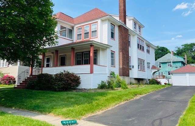 414 Lovell unit: 2 photos photos