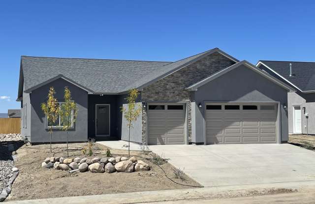 1427 Blue Creek Avenue photos photos