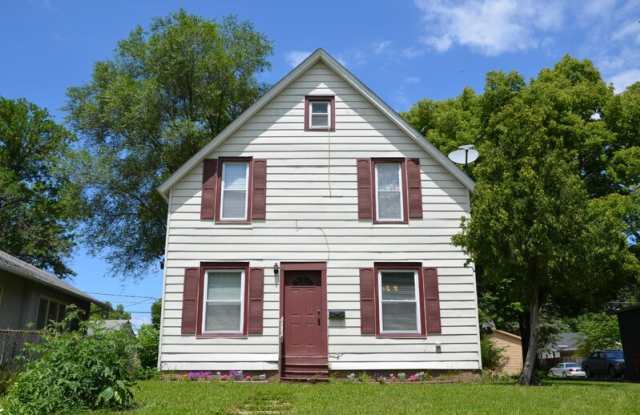 1117 Euclid Avenue - 1117 Euclid Avenue, Des Moines, IA 50313