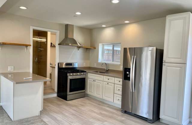 Efficient Studio In-Law unit located near downtown Forestville! photos photos