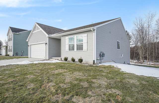 1 Month FREE Rent! Applied to Your First Full Month. Terms & Conditions Apply. Gallery 4