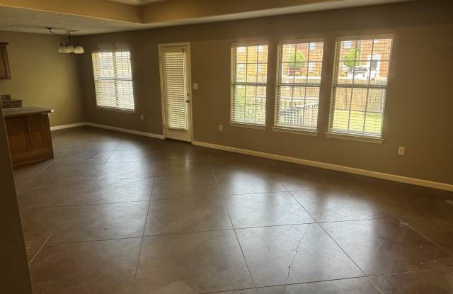 2830 Longbow Gallery 2