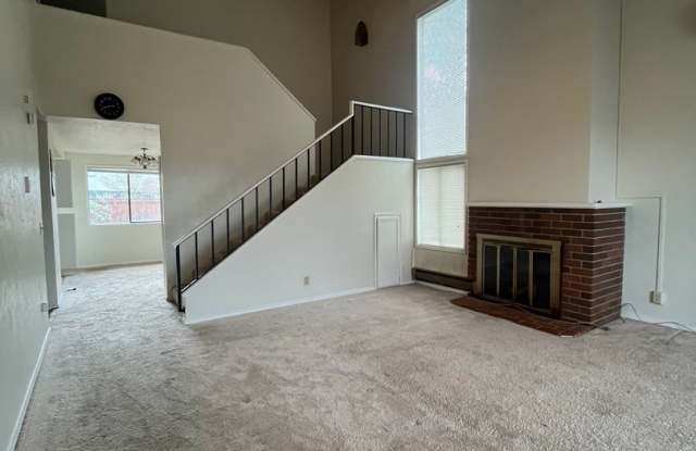 3-Bedroom 1 1/2 Bathroom Condo in West Eugene photos photos