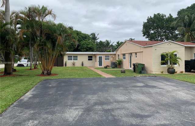 707 NE 15th St photos photos