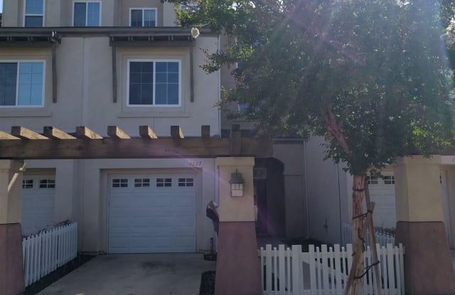 Escondido Park Row - 1567 South Escondido Boulevard, Escondido, CA 92025