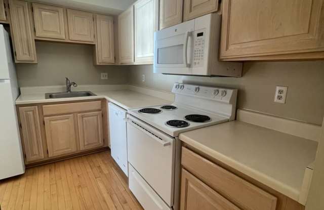 Three Bedroom Two Bath Condo near Arbor Hills photos photos